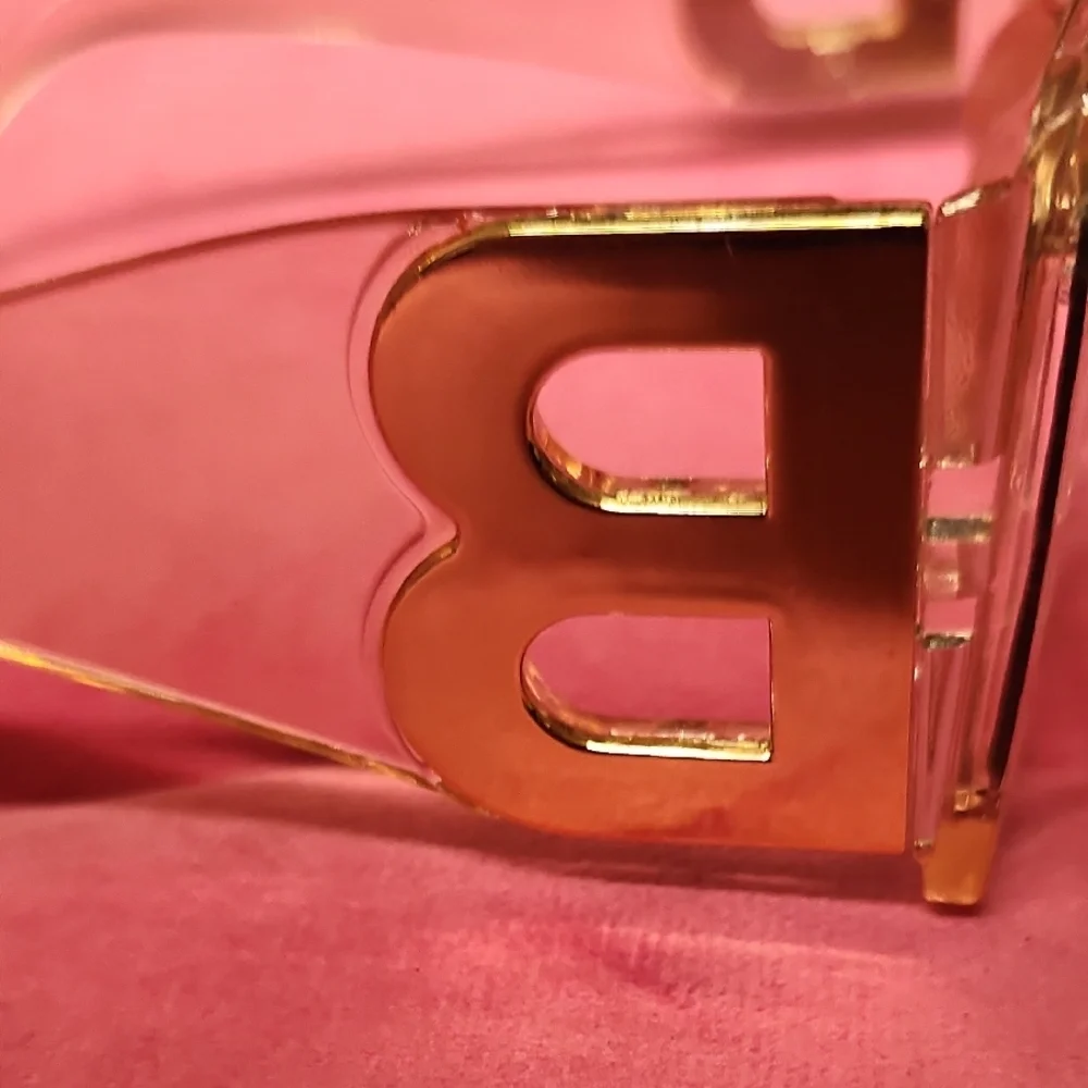 Balenciaga lookTransparent Sunglasses - Picture 5 of 8